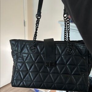 Elegant Black Quilted Women's Bag